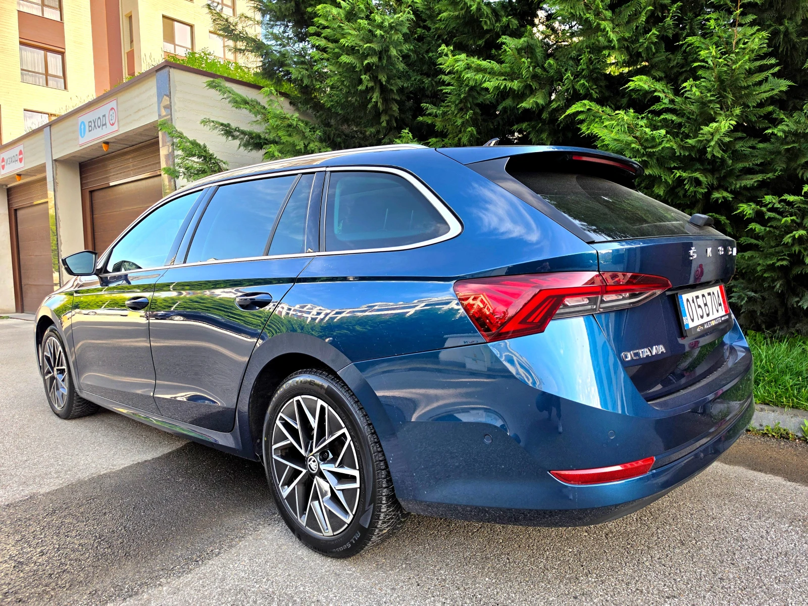 Skoda Octavia 1.5 G-TEC- PREMIUM PLUS .PODGRE-OBDUXVANE-DIGITAL-, снимка 7 - Автомобили и джипове - 54225804