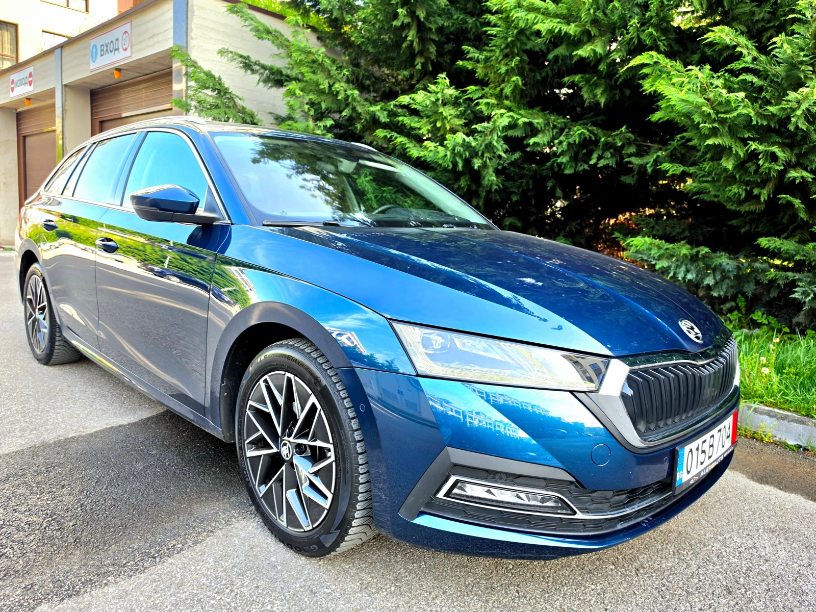Skoda Octavia 1.5 G-TEC- PREMIUM PLUS .PODGRE-OBDUXVANE-DIGITAL-, снимка 3 - Автомобили и джипове - 54225804