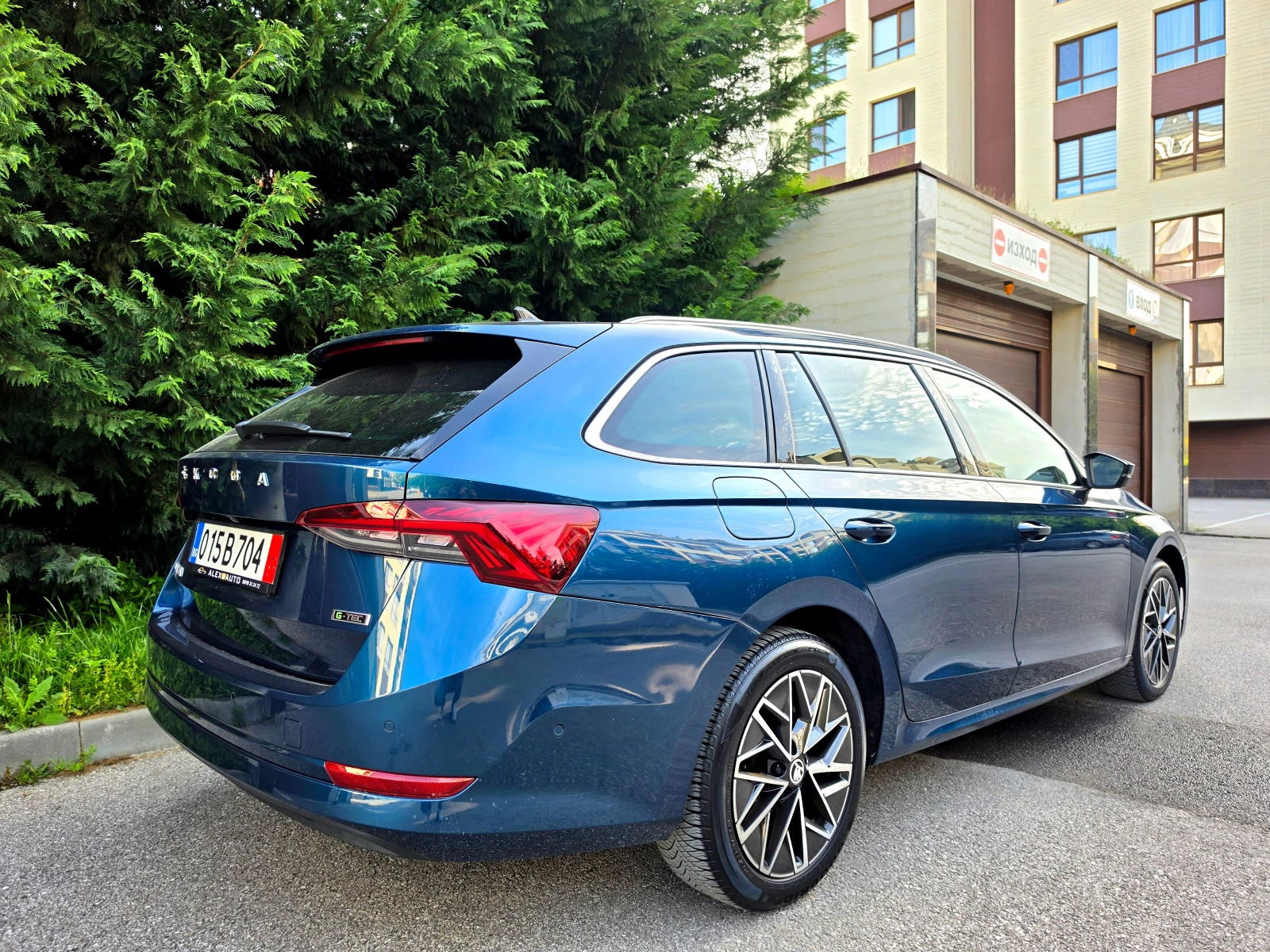 Skoda Octavia 1.5 G-TEC- PREMIUM PLUS .PODGRE-OBDUXVANE-DIGITAL-, снимка 5 - Автомобили и джипове - 54225804