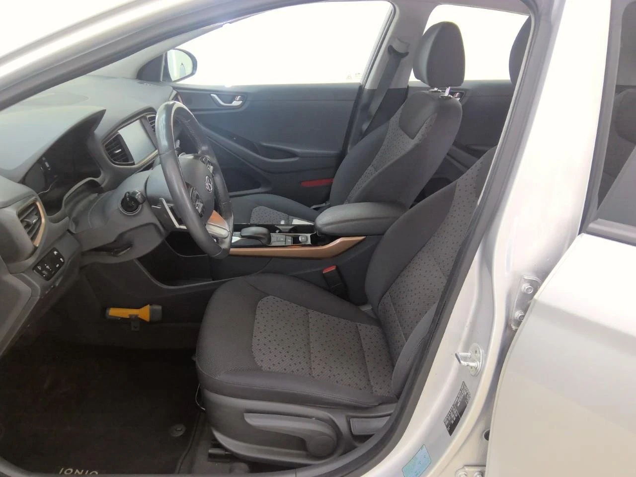 Hyundai Ioniq 38 kWh Comfort 99.9% SOH Electric   , снимка 13 - Автомобили и джипове - 54555753