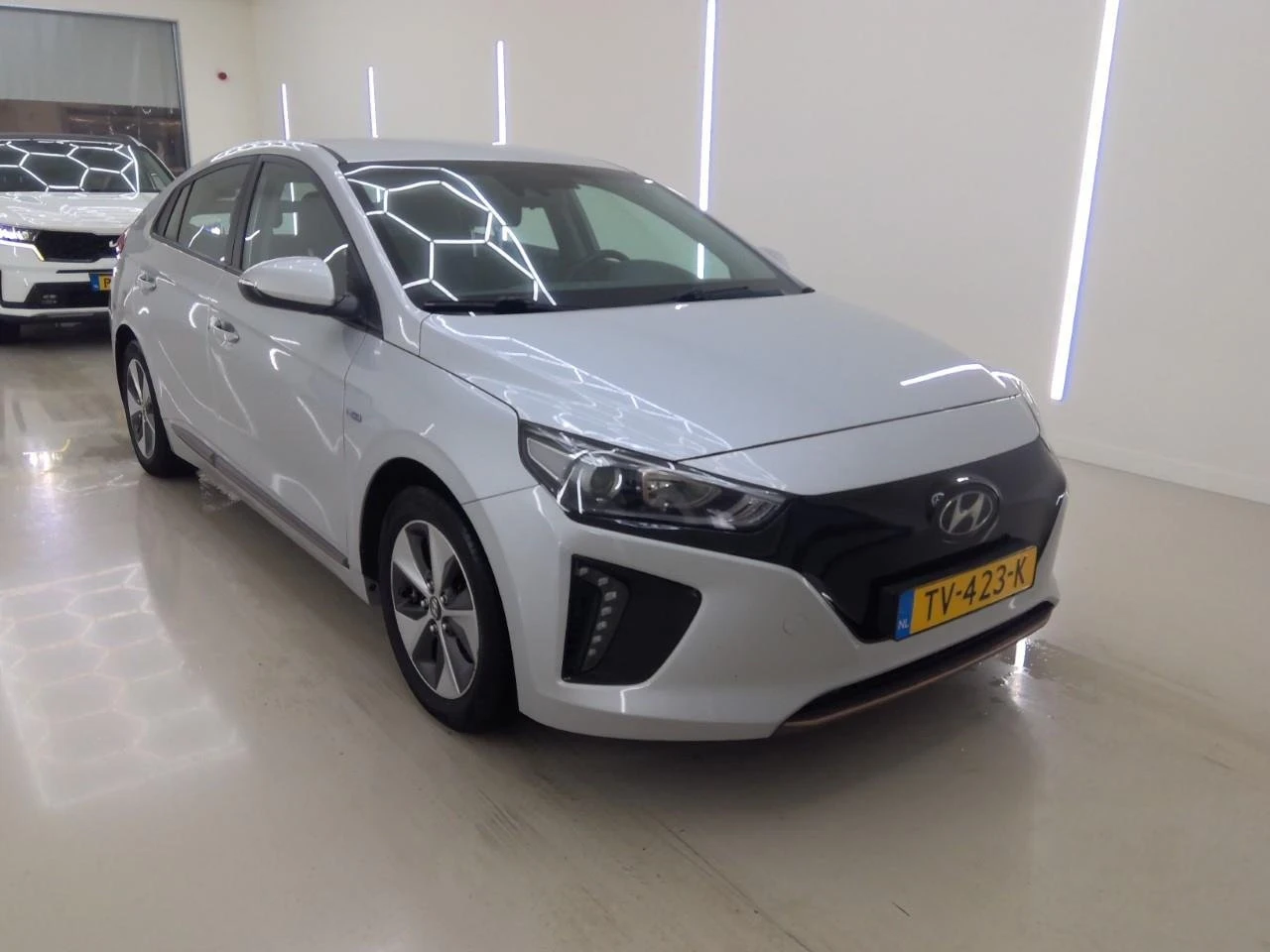 Hyundai Ioniq 38 kWh Comfort 99.9% SOH Electric   , снимка 5 - Автомобили и джипове - 54555753