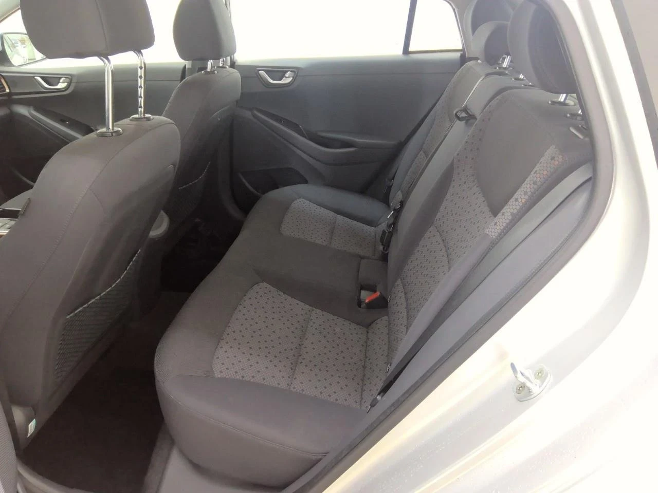 Hyundai Ioniq 38 kWh Comfort 99.9% SOH Electric   , снимка 14 - Автомобили и джипове - 54555753