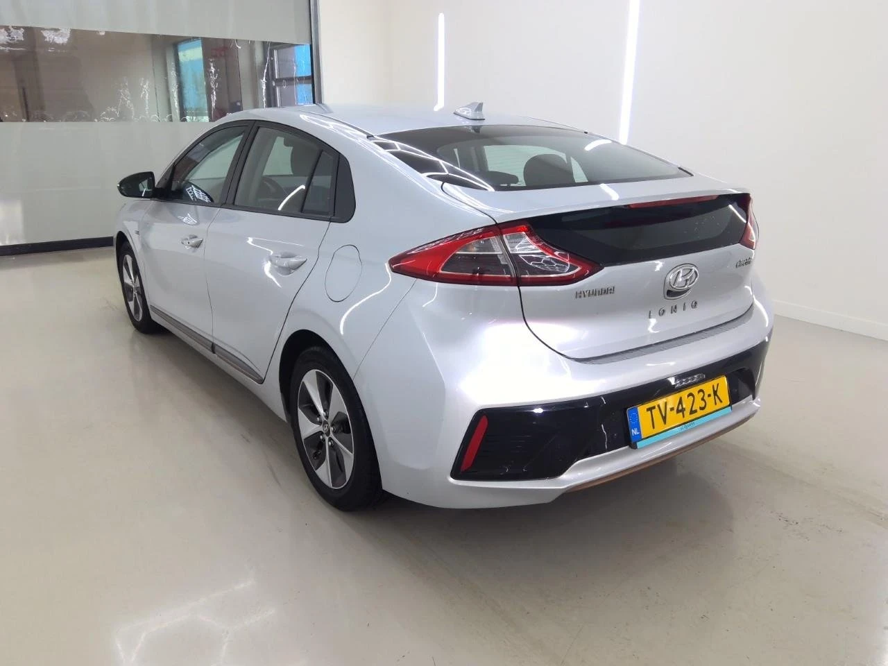 Hyundai Ioniq 38 kWh Comfort 99.9% SOH Electric   , снимка 4 - Автомобили и джипове - 54555753
