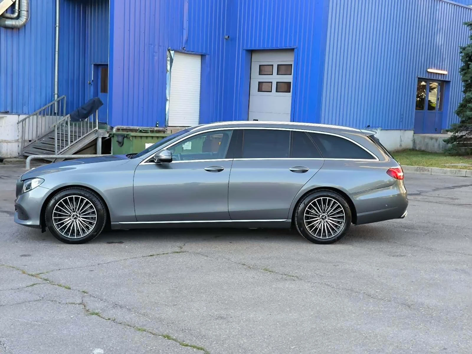 Mercedes-Benz E 220 Дизел, снимка 4 - Автомобили и джипове - 54840558