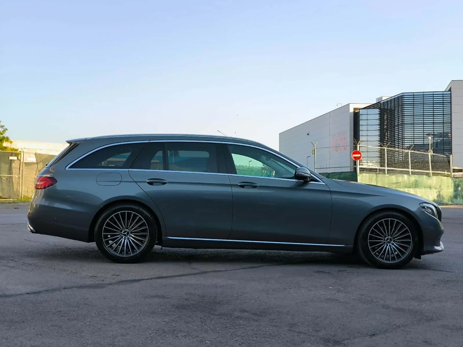 Mercedes-Benz E 220 Дизел, снимка 5 - Автомобили и джипове - 54840558