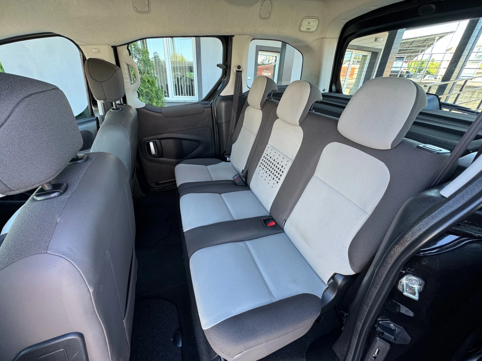 Citroen Berlingo 1.6HDI НОВ ВНОС, снимка 12 - Автомобили и джипове - 54913483