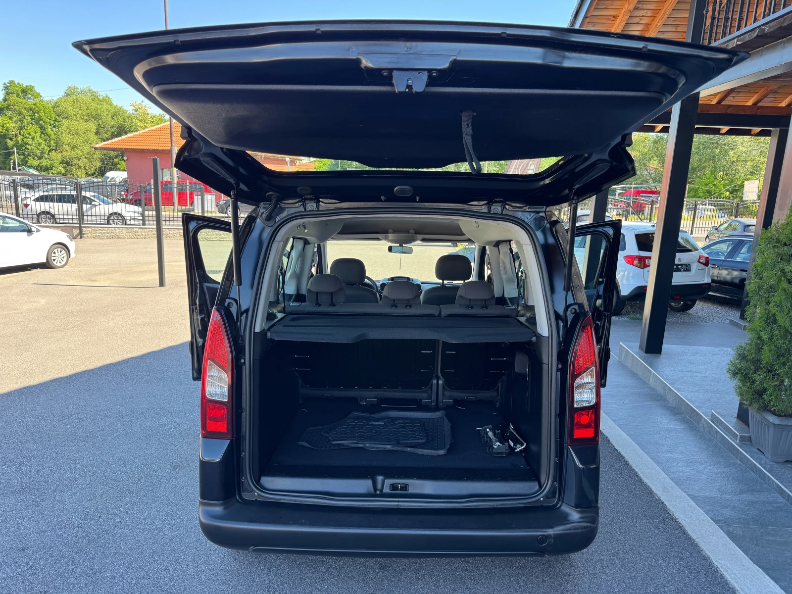 Citroen Berlingo 1.6HDI НОВ ВНОС, снимка 14 - Автомобили и джипове - 54913483