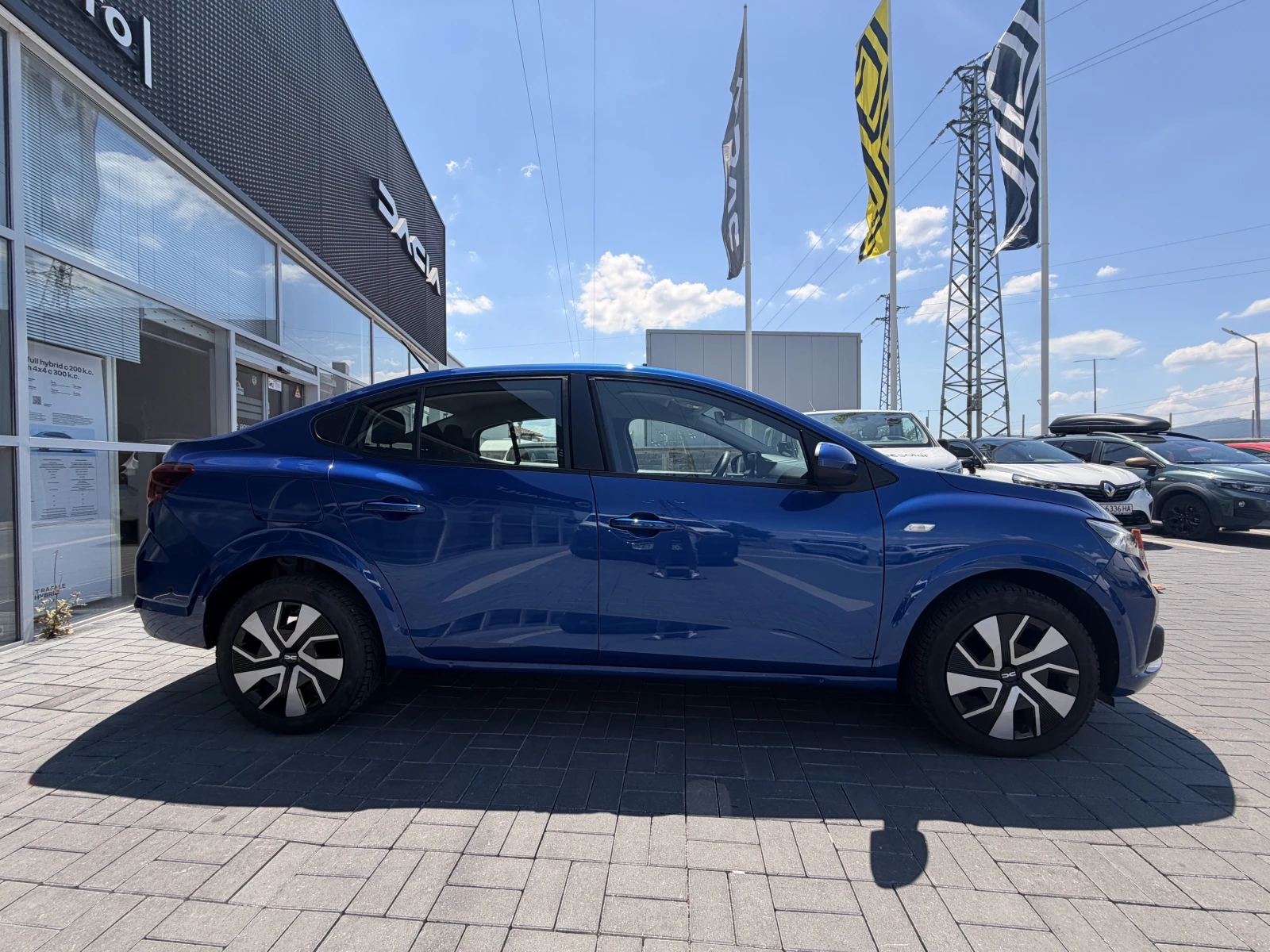 Dacia Logan 1000 куб.см / 100 к.с / Еco-G, снимка 8 - Автомобили и джипове - 54958375