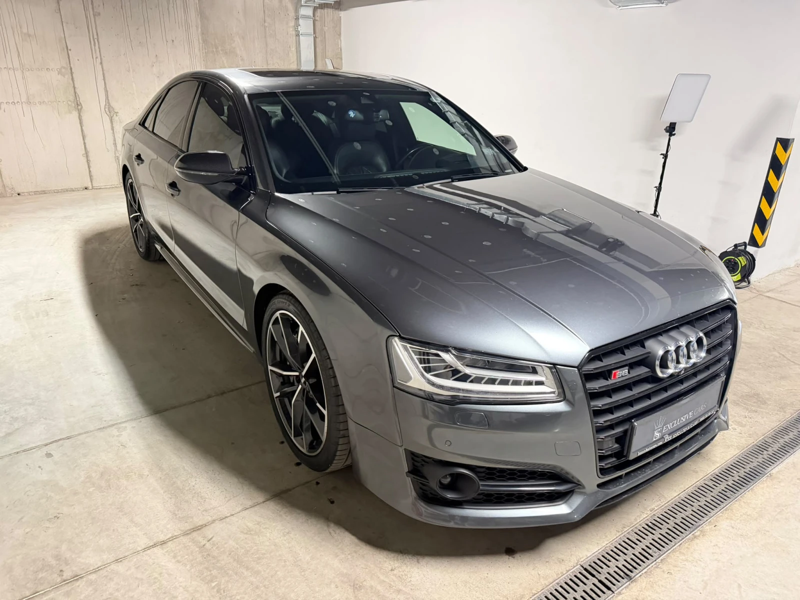 Audi S8 PLUS* KERAMIKA* CARBON* B&O* ВЕНТИЛАЦИЯ* МАСАЖ* , снимка 3 - Автомобили и джипове - 55114279