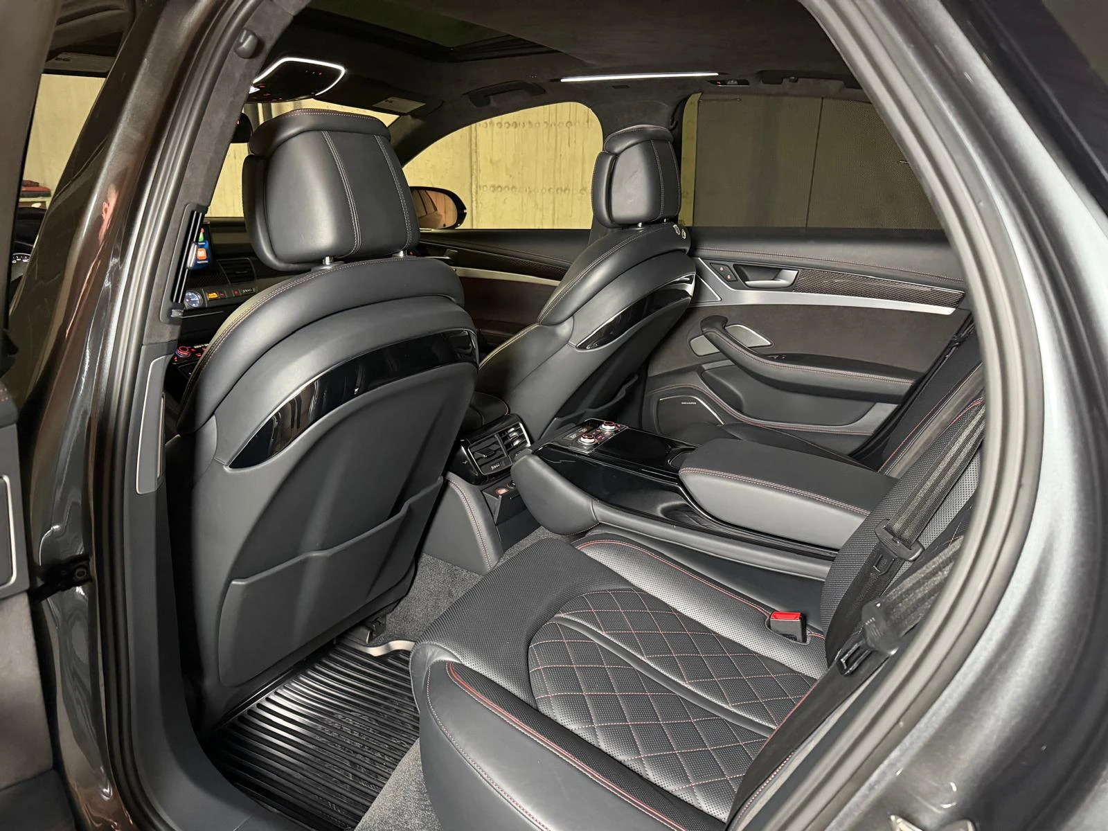 Audi S8 PLUS* KERAMIKA* CARBON* B&O* ВЕНТИЛАЦИЯ* МАСАЖ* , снимка 16 - Автомобили и джипове - 55114279