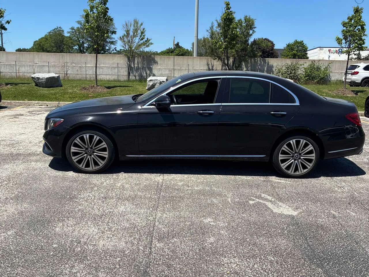 Mercedes-Benz E 350 * CARFAX * ОПЦИЯ ЗА ФИНАНСИРАНЕ, снимка 2 - Автомобили и джипове - 55167137