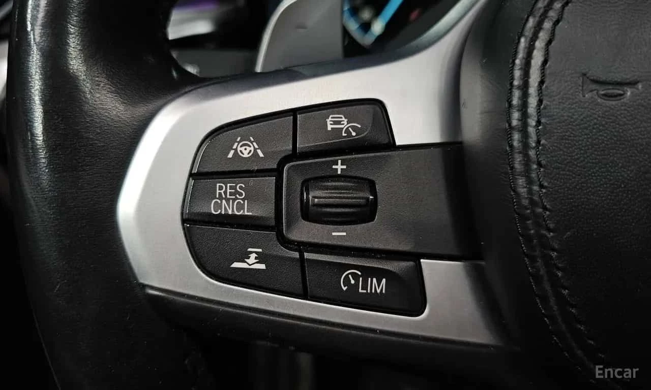 BMW 520 * 520d M Sport Package Plus * CARFAX * ЦЕНА ДО БГ, снимка 17 - Автомобили и джипове - 55509487