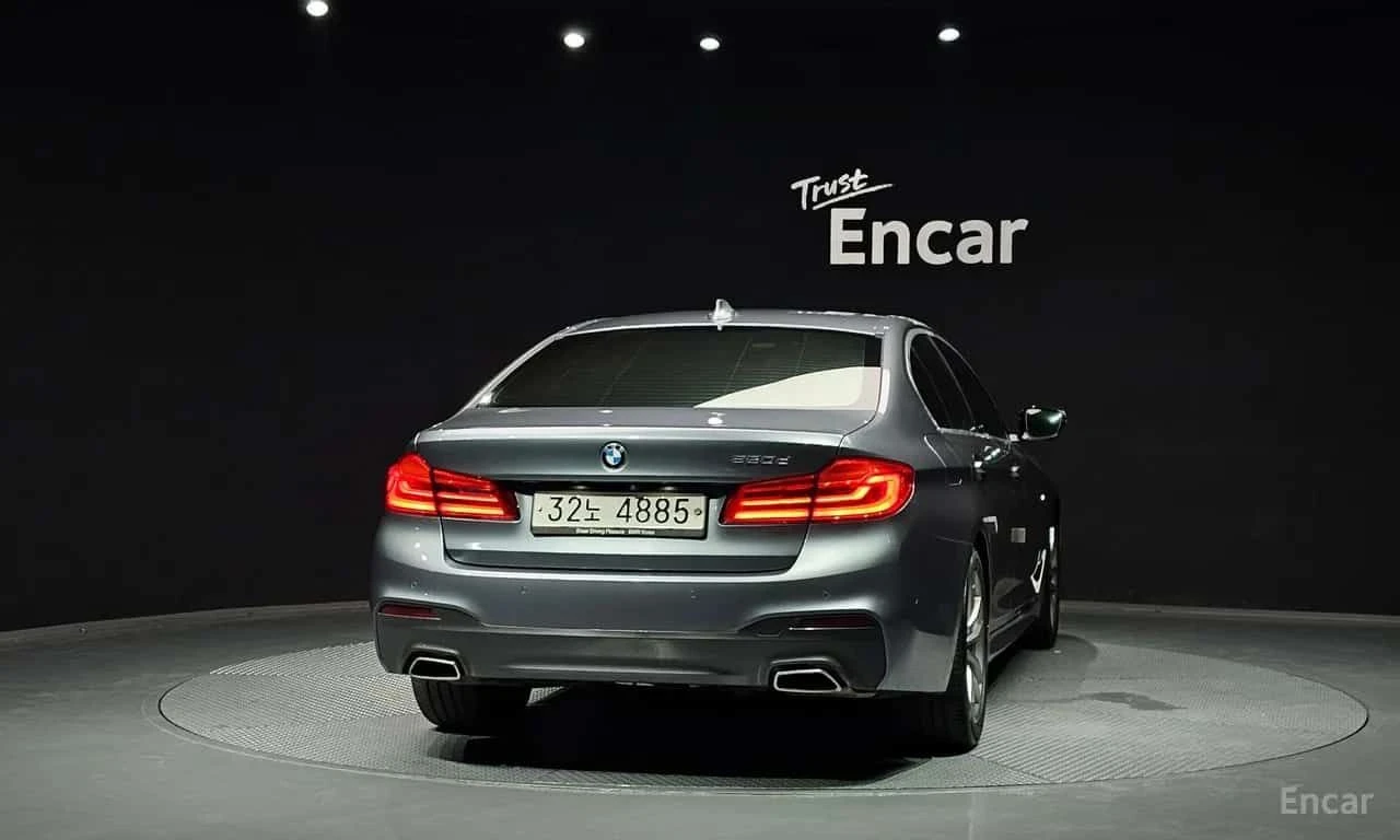 BMW 520 * 520d M Sport Package Plus * CARFAX * ЦЕНА ДО БГ, снимка 4 - Автомобили и джипове - 55509487