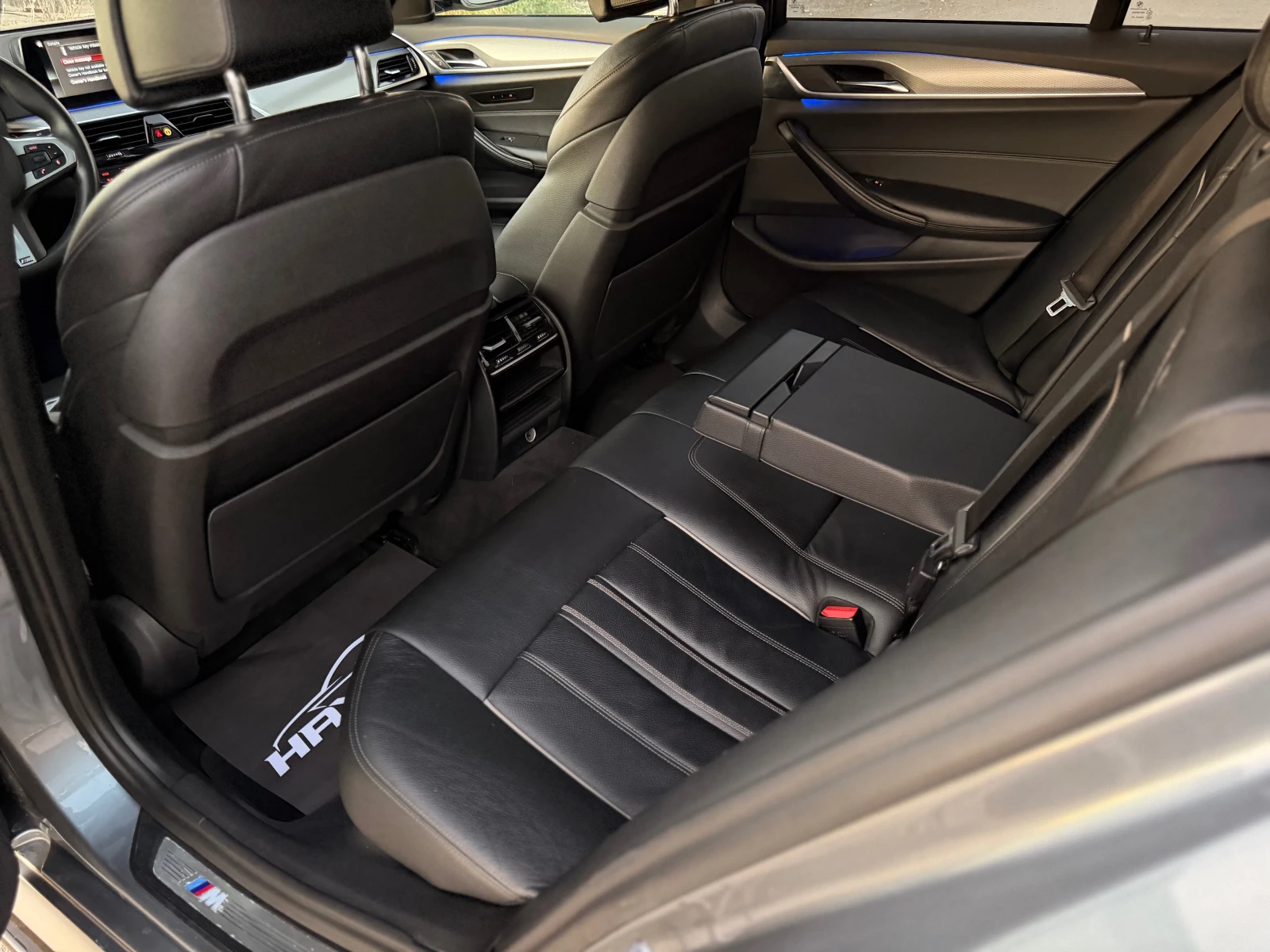 BMW 530 d= M-performance= Keyless Go= HUD= 360* Camera= , снимка 14 - Автомобили и джипове - 55545619