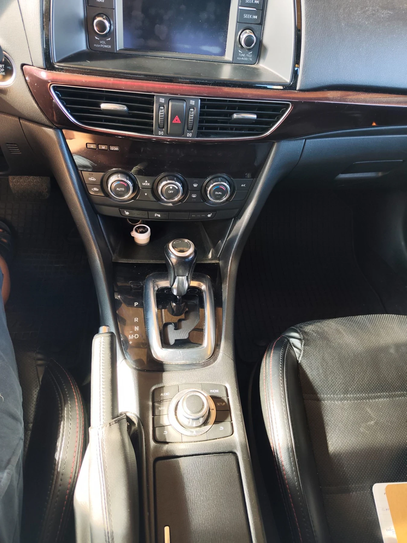 Mazda 6 2.2d 175кс. Автомат, Спешно, снимка 13 - Автомобили и джипове - 55564019