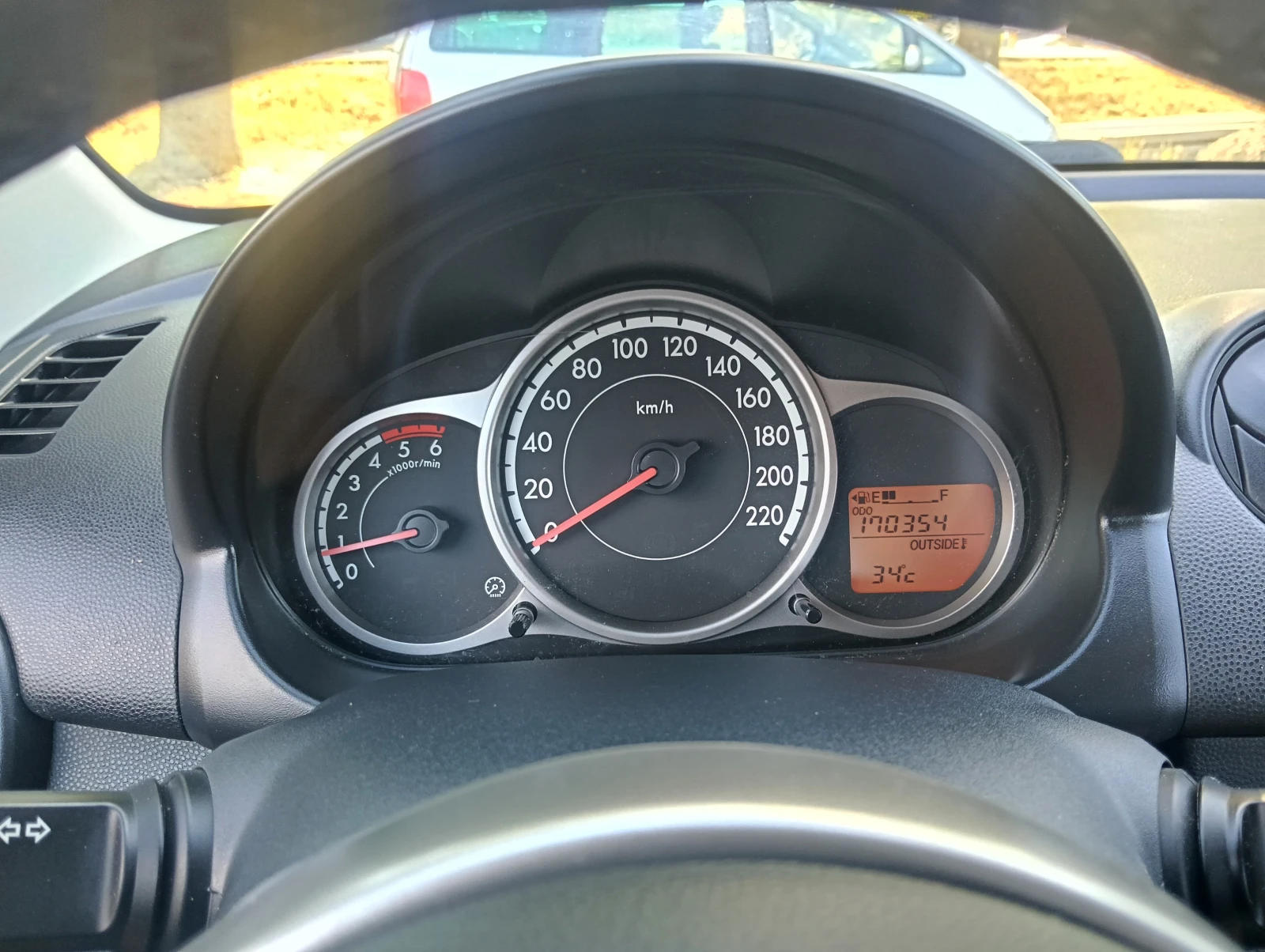 Mazda 2 1.6 HDI, снимка 14 - Автомобили и джипове - 55752311