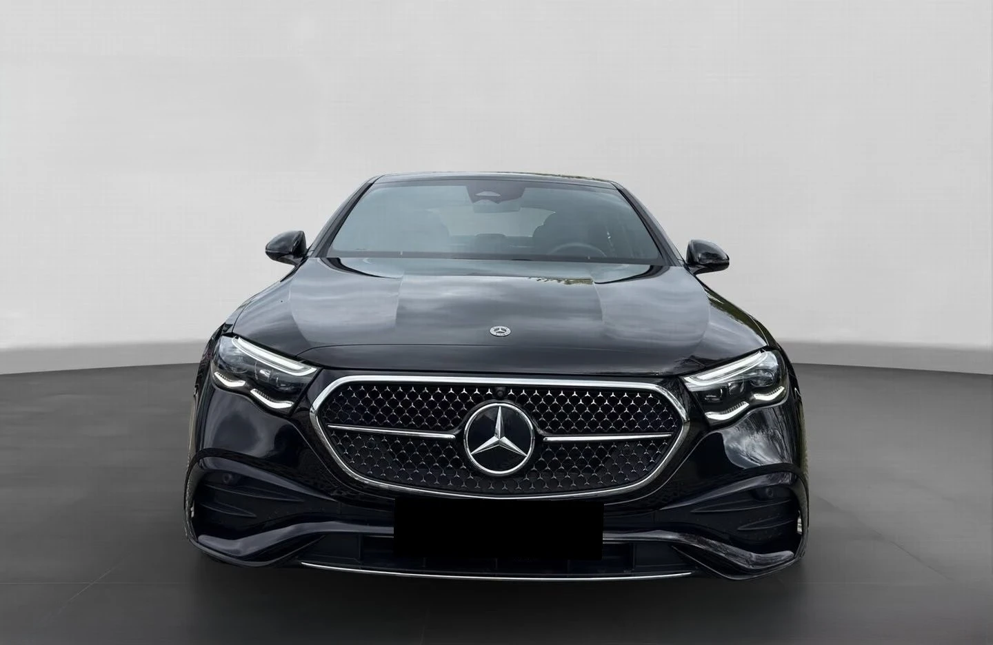 Mercedes-Benz E 400 e / AMG / 4M / BURM-4D / 360 / DIGITAL LIGHT / , снимка 2 - Автомобили и джипове - 56459829