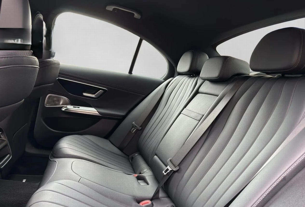 Mercedes-Benz E 400 e / AMG / 4M / BURM-4D / 360 / DIGITAL LIGHT / , снимка 17 - Автомобили и джипове - 56459829