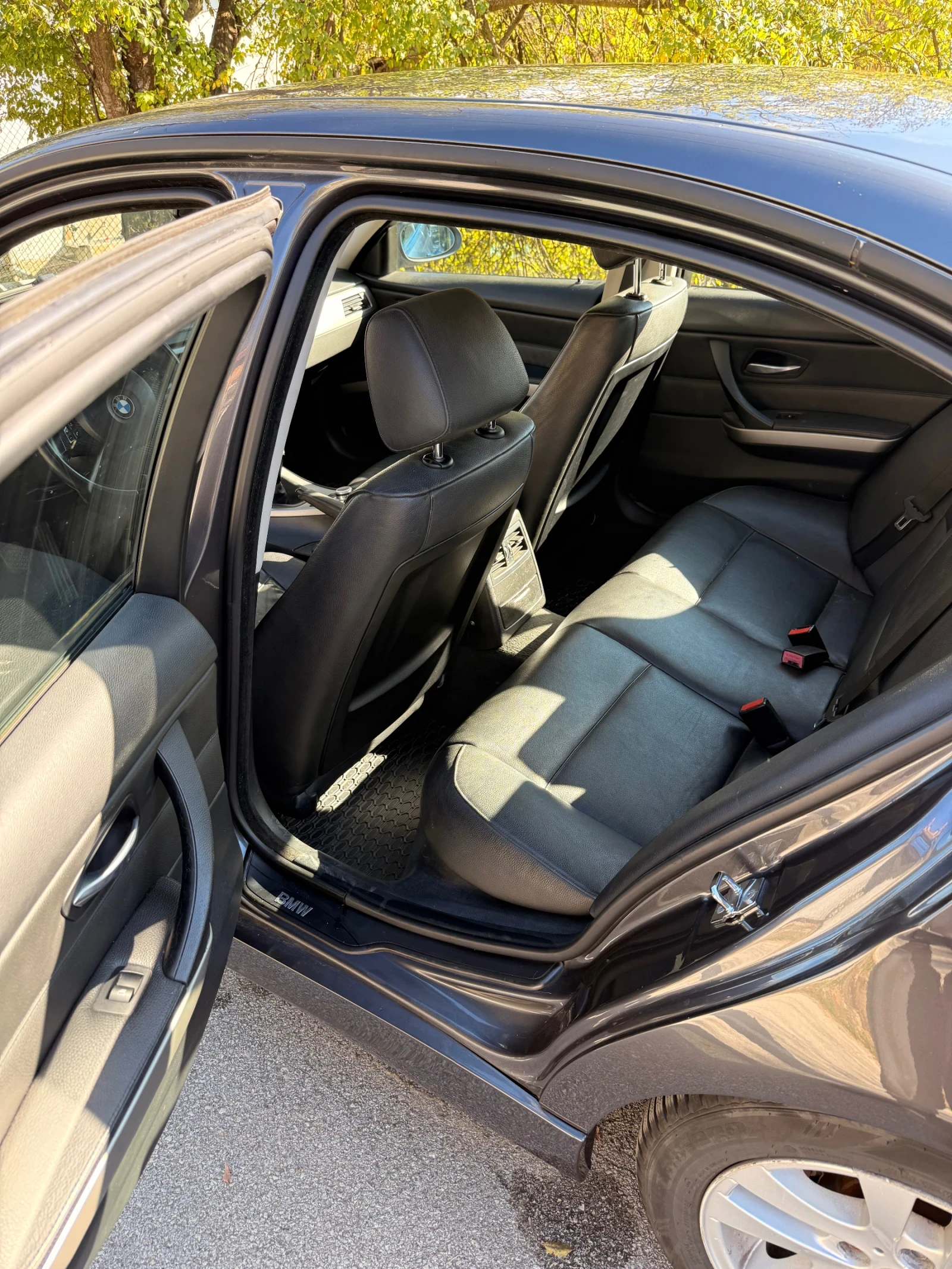 BMW 320, снимка 6 - Автомобили и джипове - 56644423