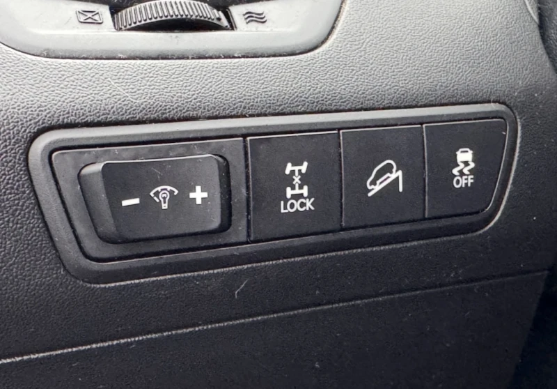 Hyundai IX35 2.0 CRDI / 4x4, снимка 12 - Автомобили и джипове - 52884977