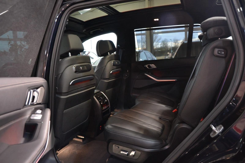 BMW X7 40d/xDrive/FACELIFT/M-SPORT/CARBON/H&K/EXCLUSIV/, снимка 10 - Автомобили и джипове - 53496986