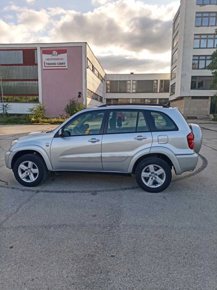 Toyota Rav4, снимка 5 - Автомобили и джипове - 47715704