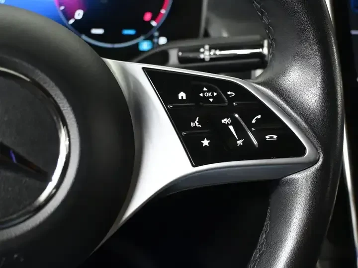 Mercedes-Benz GLC 300 4MATIC | 360 Camera | Ambient Light | Carfax, снимка 13 - Автомобили и джипове - 54720731