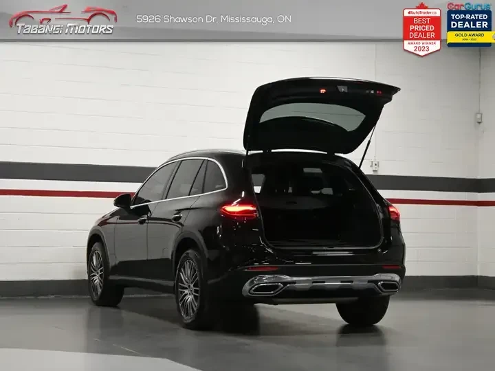 Mercedes-Benz GLC 300 4MATIC | 360 Camera | Ambient Light | Carfax, снимка 7 - Автомобили и джипове - 54720731