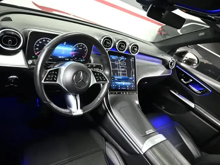 Mercedes-Benz GLC 300 4MATIC | 360 Camera | Ambient Light | Carfax, снимка 8 - Автомобили и джипове - 54720731