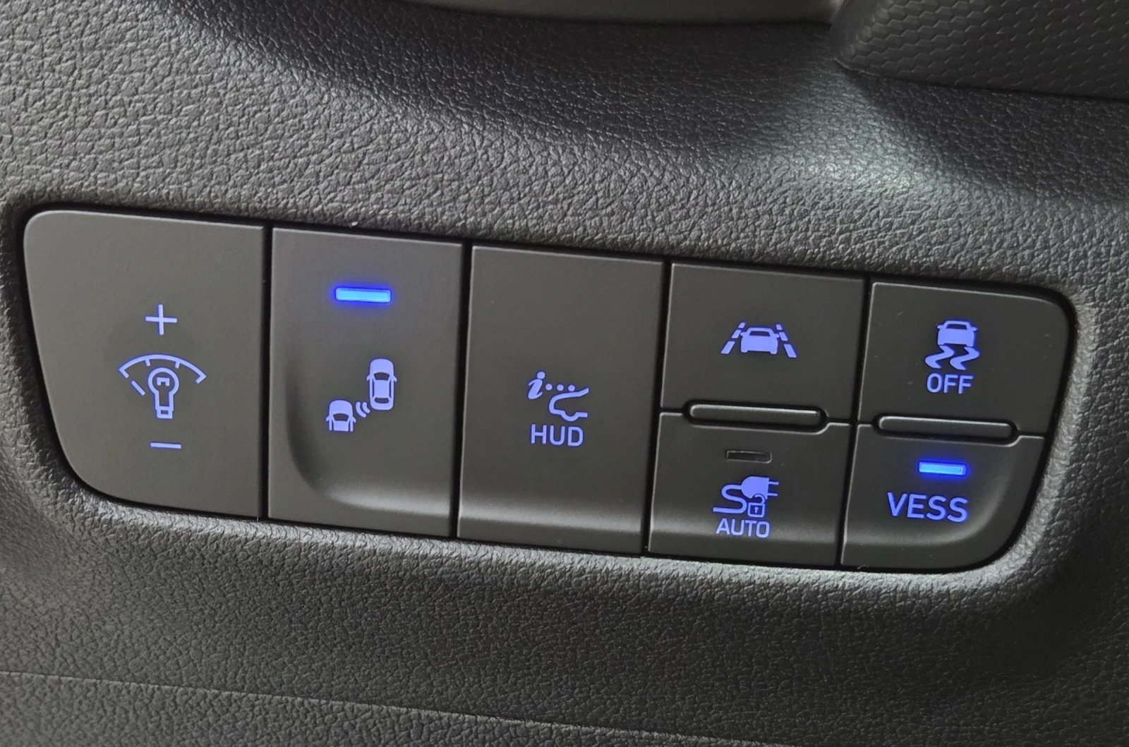 Hyundai Kona 64KWh/Premium/SOH100% | Mobile.bg   15