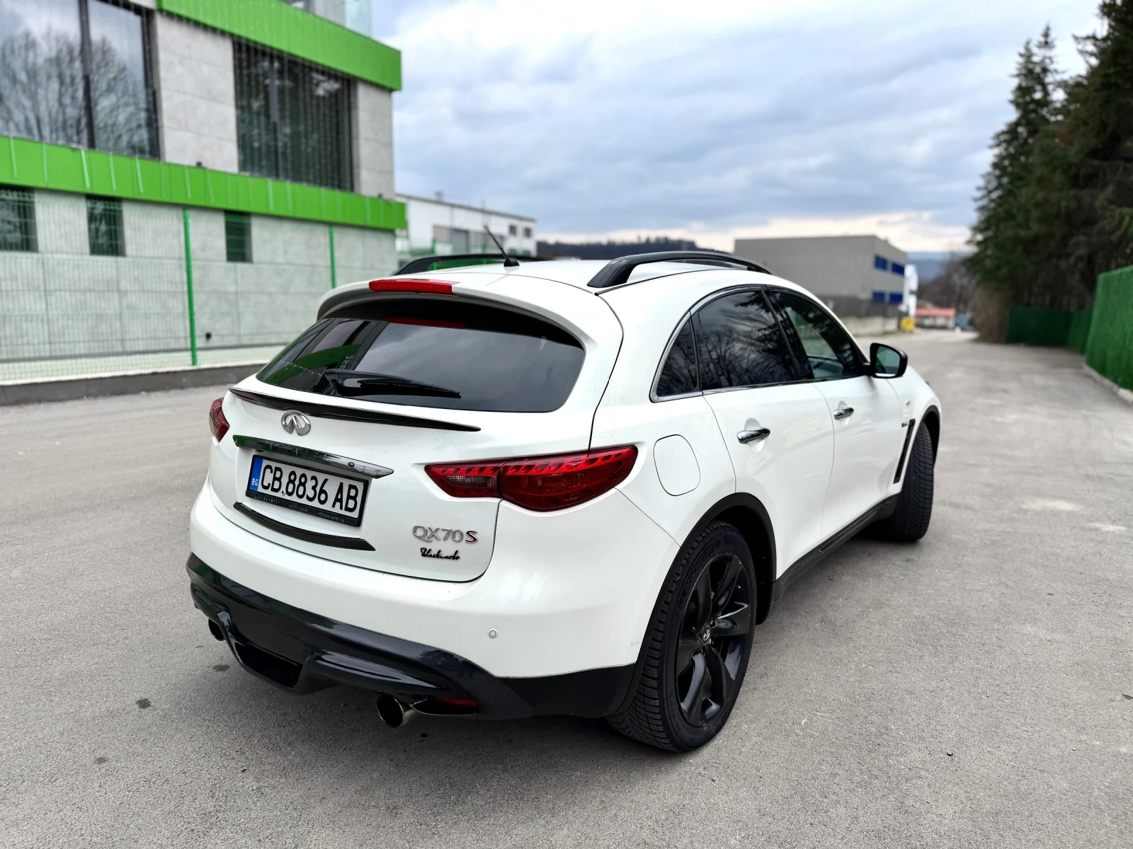 Infiniti QX70 S Black Carbon 027/100 Limited, снимка 2 - Автомобили и джипове - 53928234
