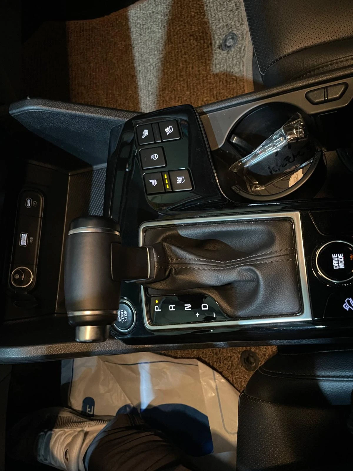 Kia Sportage 2.0D ! 2WD ! Prestige !, снимка 17 - Автомобили и джипове - 54136676