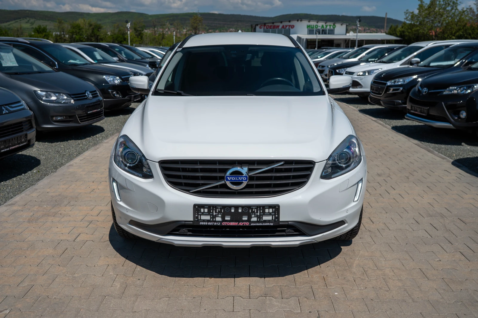 Volvo XC60 2.0* 150кс* LED* 2016г, снимка 4 - Автомобили и джипове - 54441626