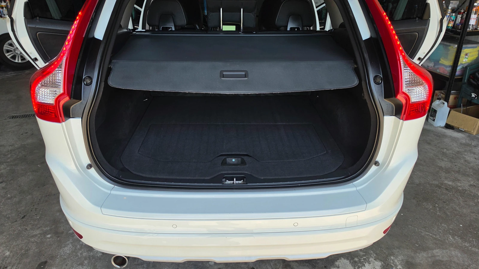 Volvo XC60 2.0* 150кс* LED* 2016г, снимка 9 - Автомобили и джипове - 54441626