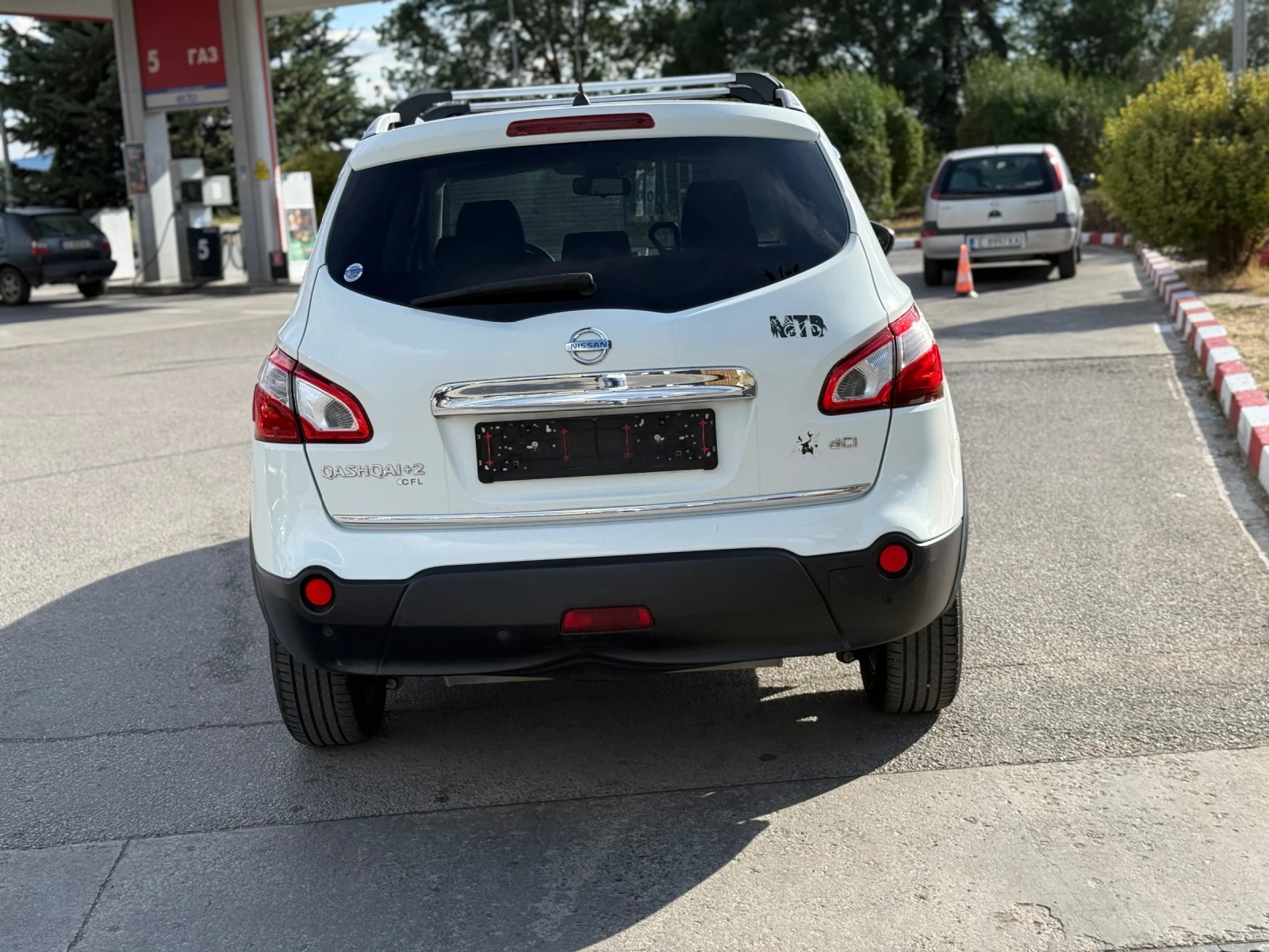 Nissan Qashqai 2.0DCI 4x4 7 мес включена регистрация 10бр.налични, снимка 5 - Автомобили и джипове - 55266648
