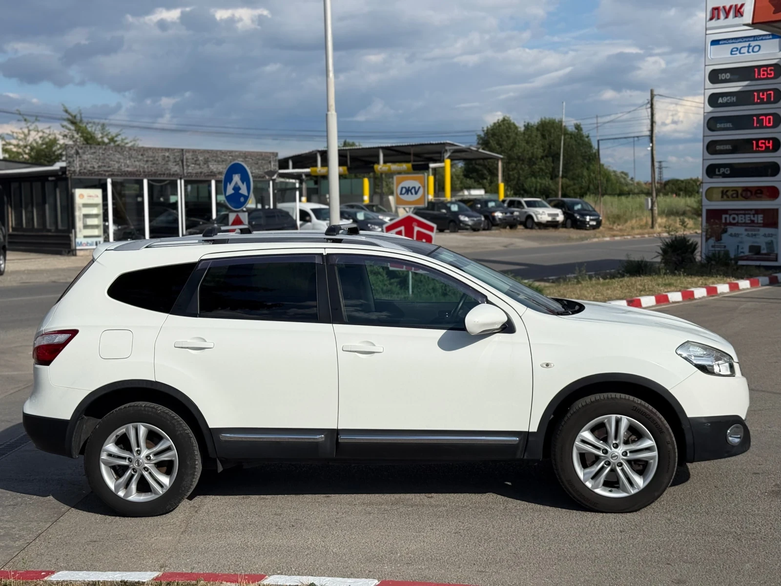 Nissan Qashqai 2.0DCI 4x4 7 мес включена регистрация 10бр.налични, снимка 3 - Автомобили и джипове - 55266648