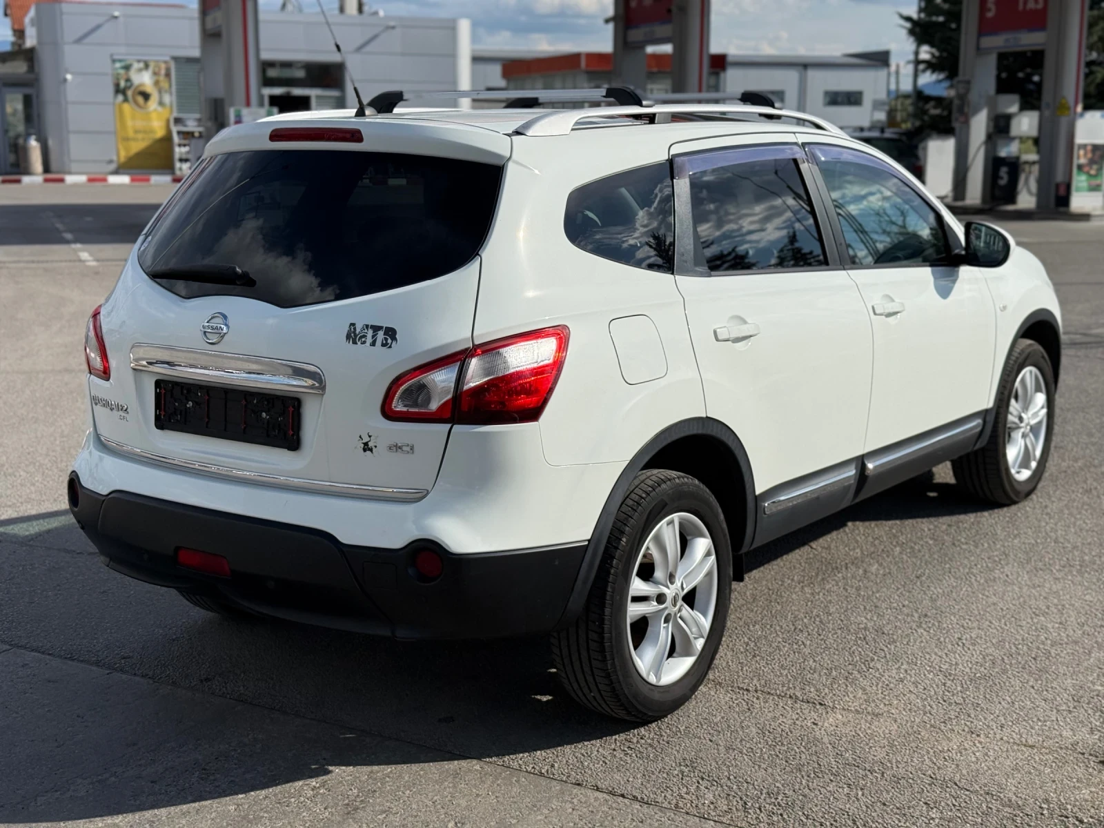 Nissan Qashqai 2.0DCI 4x4 7 мес включена регистрация 10бр.налични, снимка 4 - Автомобили и джипове - 55266648