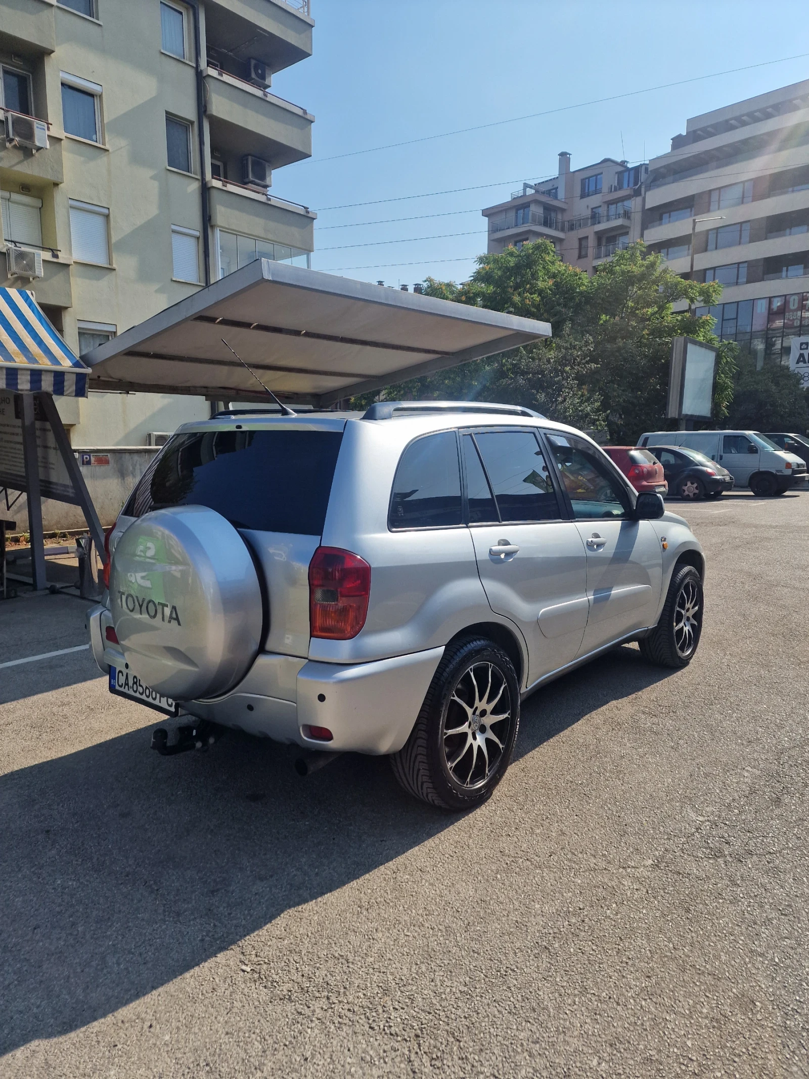 Toyota Rav4, снимка 4 - Автомобили и джипове - 55650423