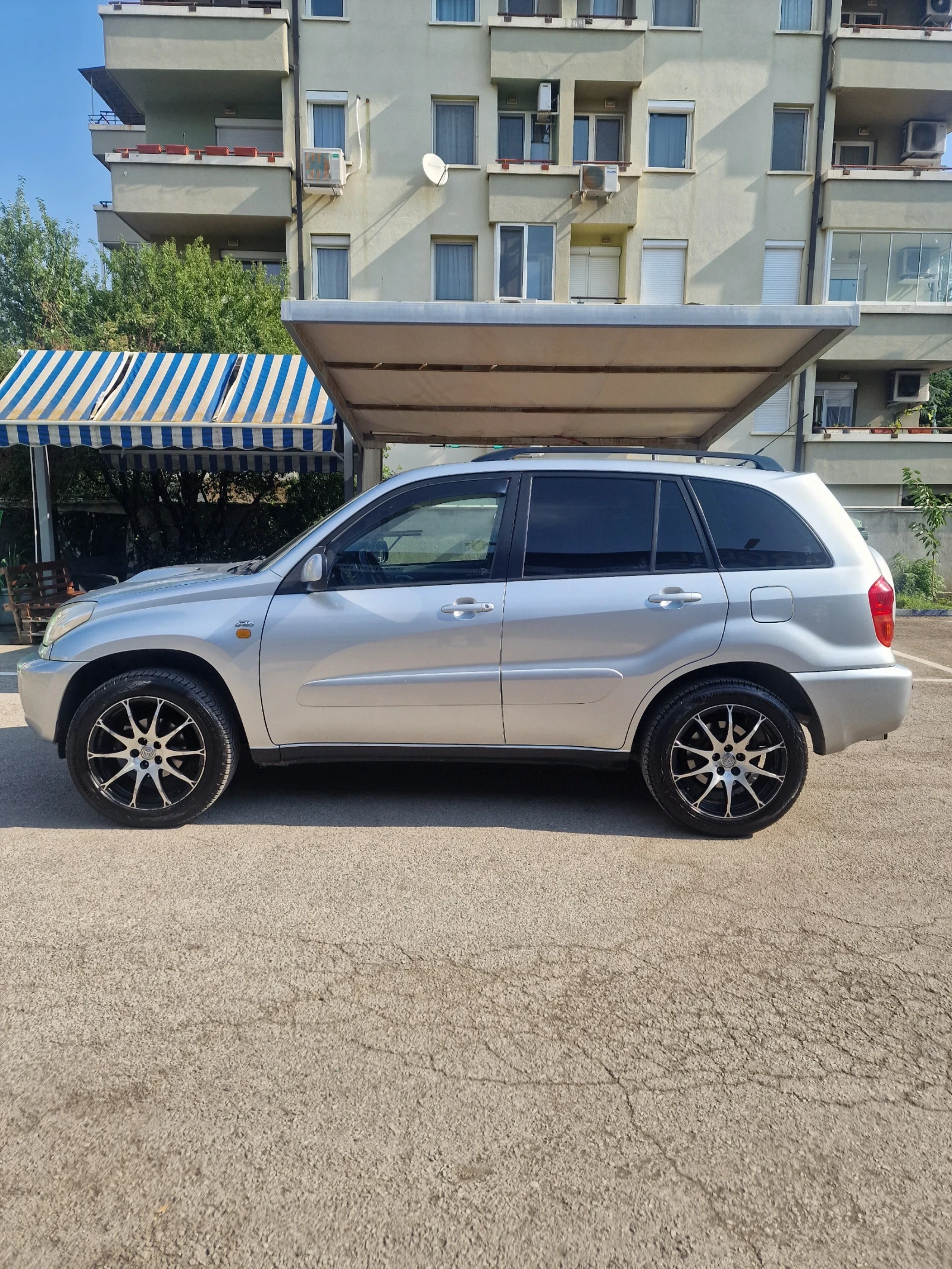 Toyota Rav4, снимка 7 - Автомобили и джипове - 55650423