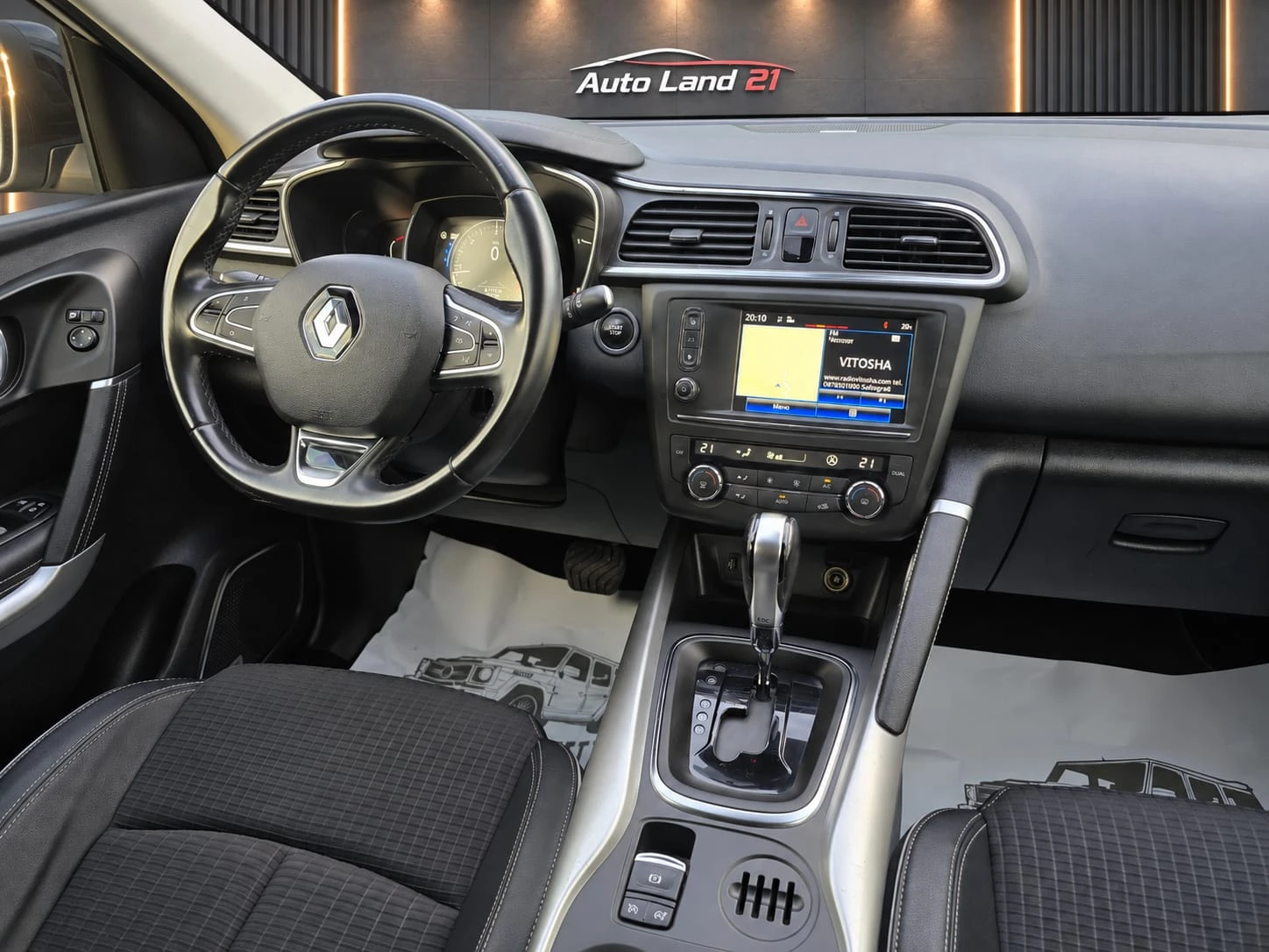 Renault Kadjar 1.5dci* 110кс* НАВИГАЦИЯ* КАМЕРА* 87000км, снимка 14 - Автомобили и джипове - 56271028