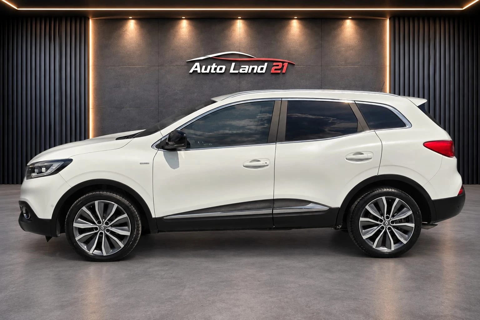 Renault Kadjar 1.5dci* 110кс* НАВИГАЦИЯ* КАМЕРА* 87000км, снимка 6 - Автомобили и джипове - 56271028