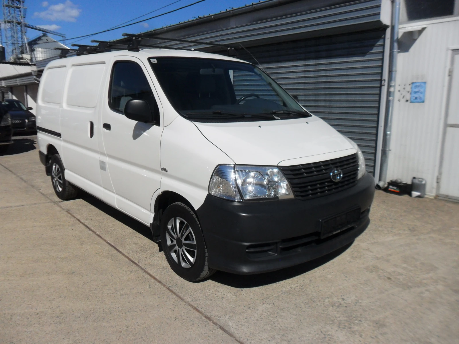 Toyota Hiace 2, 5-D4D-ТОВАРЕН- - изображение 5