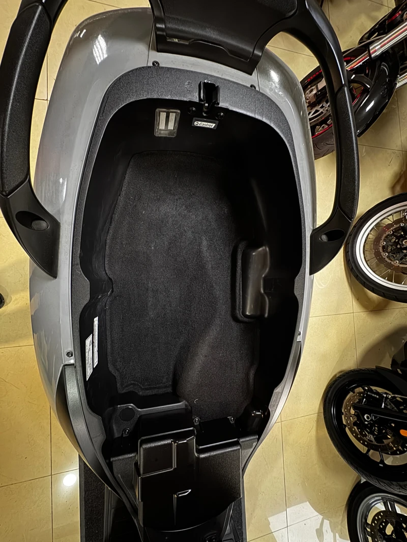 Piaggio Mp3 Piaggio MP3 350i LT ABS ASR, снимка 12 - Мотоциклети и мототехника - 52752626