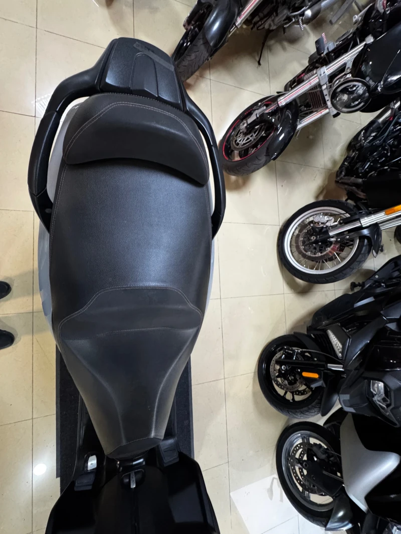 Piaggio Mp3 Piaggio MP3 350i LT ABS ASR, снимка 11 - Мотоциклети и мототехника - 52752626