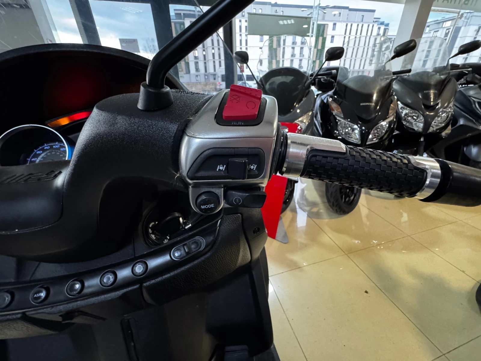 Piaggio Mp3 Piaggio MP3 350i LT ABS ASR - изображение 8