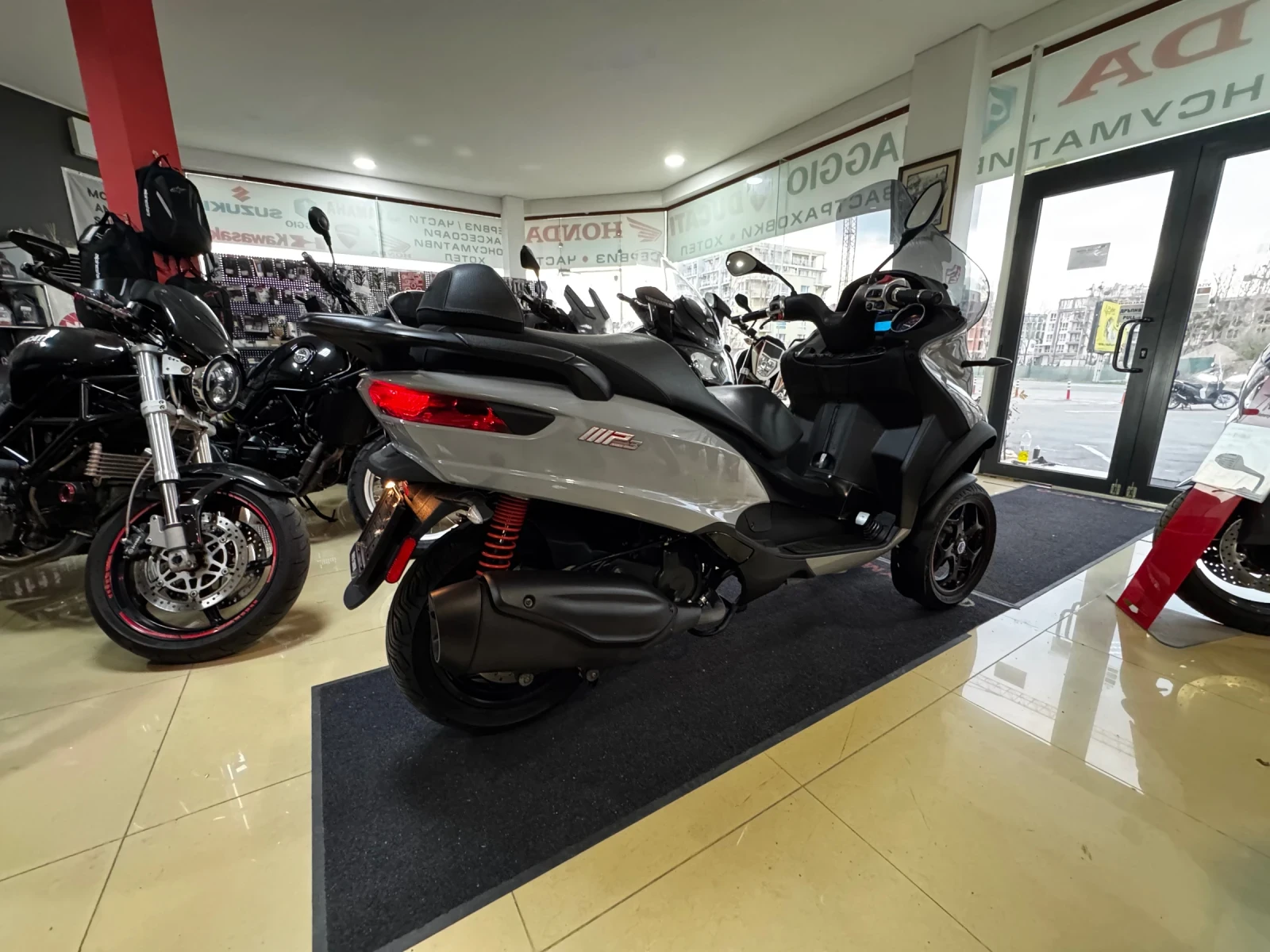 Piaggio Mp3 Piaggio MP3 350i LT ABS ASR - изображение 5