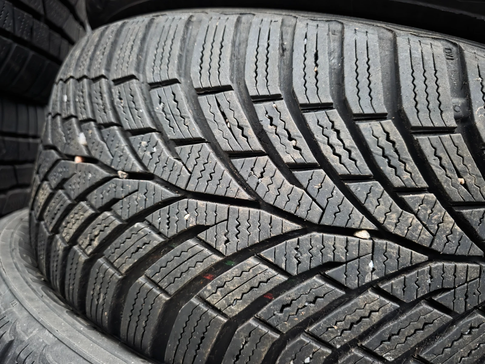 ���� 225/50R17 | Mobile.bg � ����������� 4
