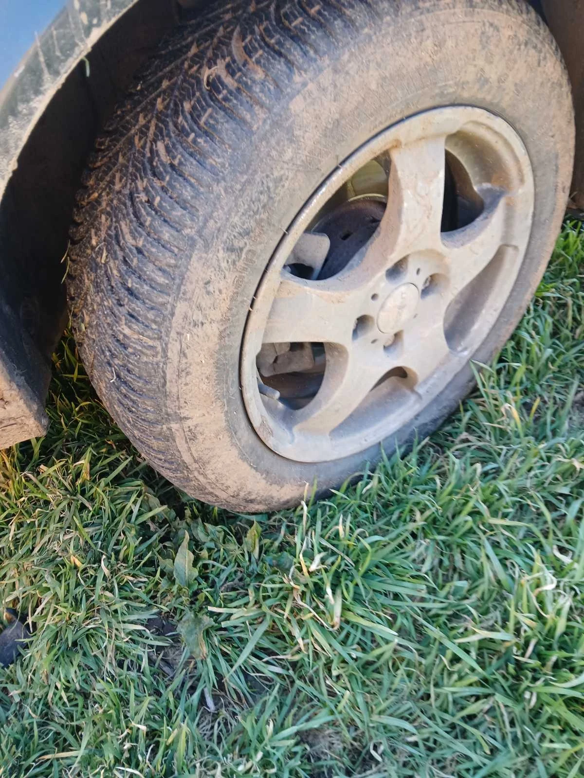 ���� � ������ 185/65R15 | Mobile.bg � ����������� 2