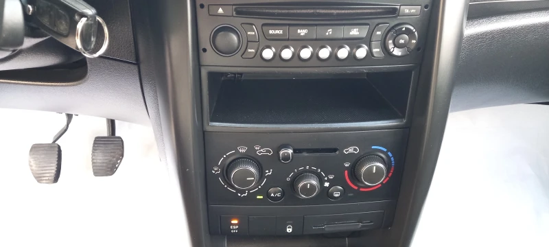 Peugeot 207 1.4i ИЗКЛЮЧИТЕЛНO СЕРВИЗ КНИЖК УНИКТ ОБСЛУЖН КЛИМА, снимка 12 - Автомобили и джипове - 23630693