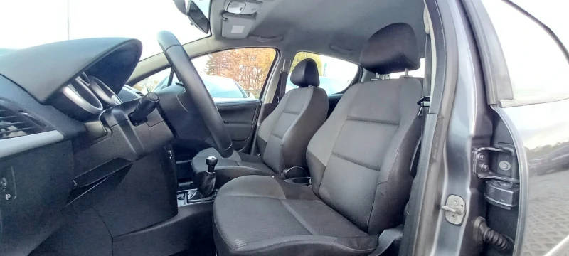 Peugeot 207 1.4i ИЗКЛЮЧИТЕЛНO СЕРВИЗ КНИЖК УНИКТ ОБСЛУЖН КЛИМА, снимка 8 - Автомобили и джипове - 23630693